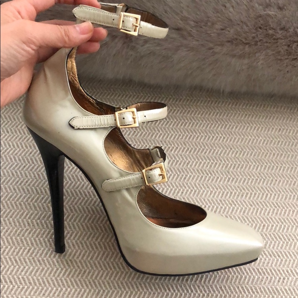 Strappy heels beige high heels